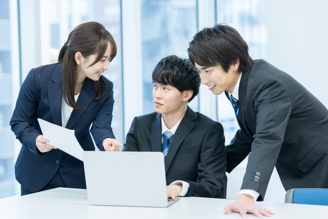 特許事務所における若手育成やOJTのイメージ