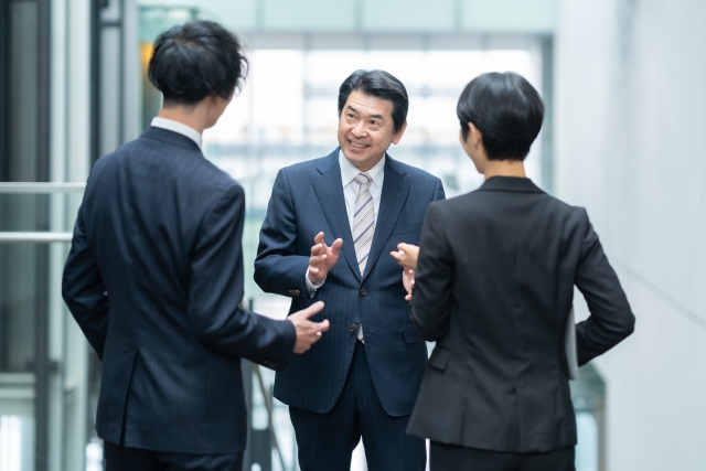 弁理士・特許技術者｜バイオ・有機化学・医薬分野｜経験者募集｜前職年収保証｜在宅勤務週3日可