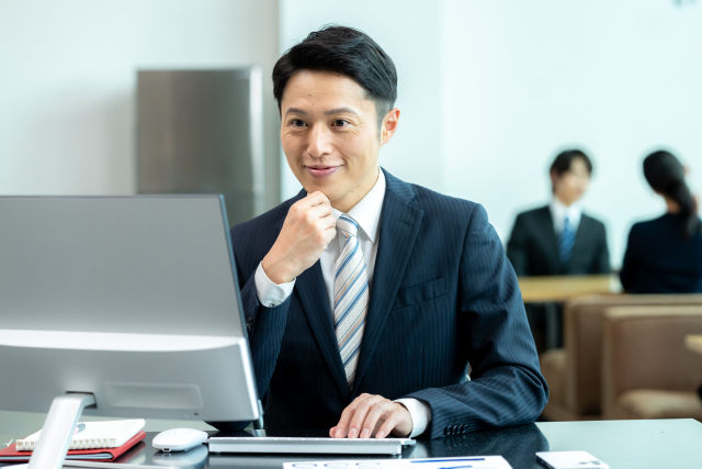 企業知財と特許事務所の仕事はどう違う？特許事務所は明細書作成だけなのか
